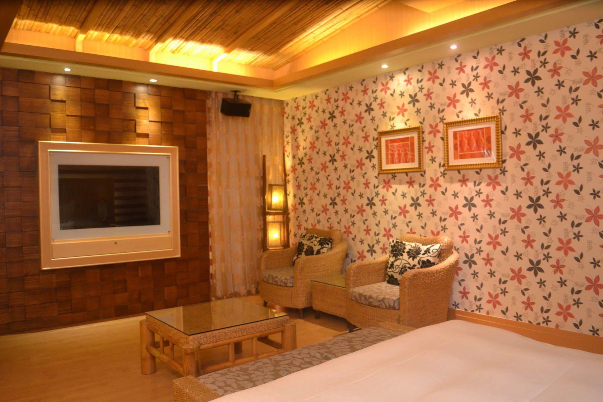 Seasons Boutique Motel Kaohsiung Exterior foto