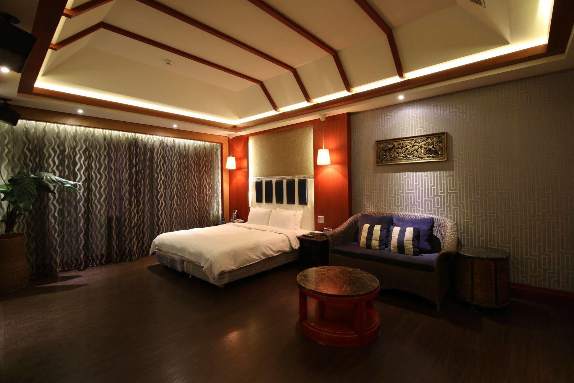 Seasons Boutique Motel Kaohsiung Exterior foto